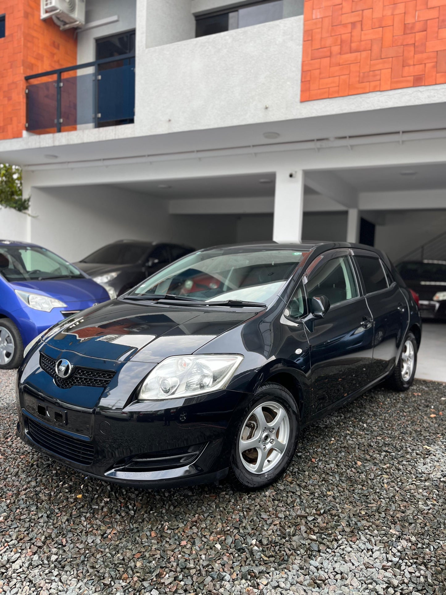 TOYORA AURIS 2008 RECIÉN IMPORTADO COLOR NEGRO MOTOR 1500 NAFTERO