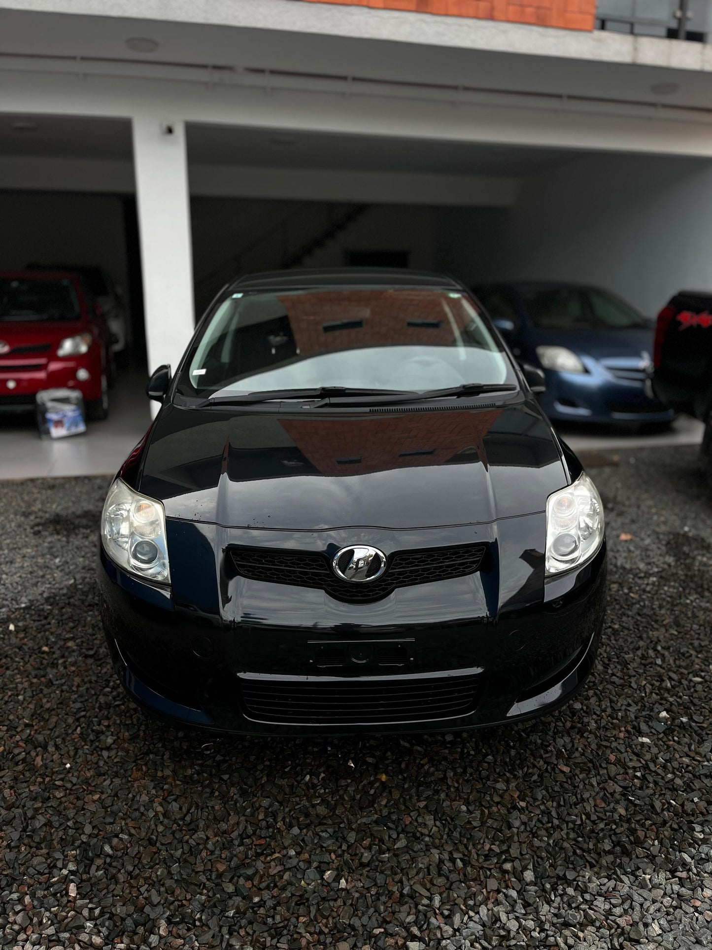 TOYORA AURIS 2008 RECIÉN IMPORTADO COLOR NEGRO MOTOR 1500 NAFTERO