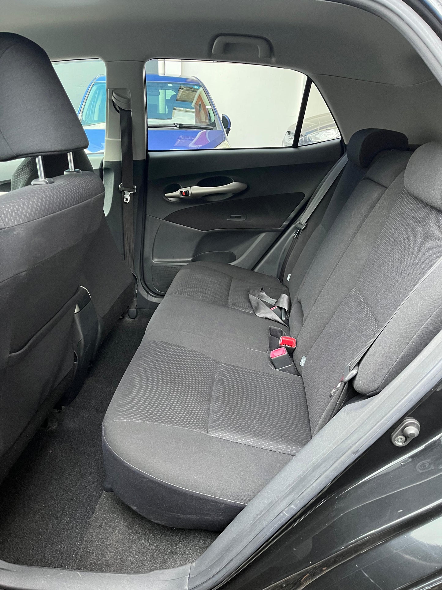 TOYORA AURIS 2008 RECIÉN IMPORTADO COLOR NEGRO MOTOR 1500 NAFTERO