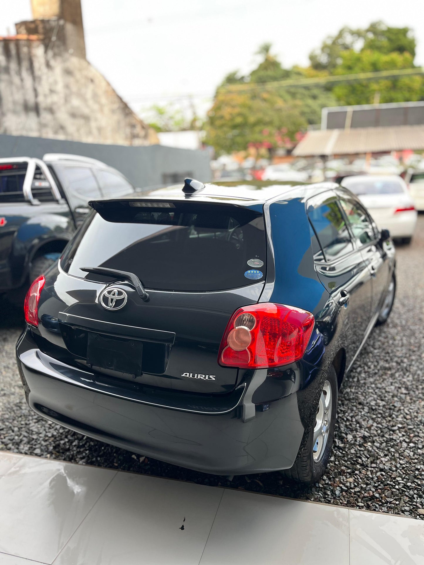TOYORA AURIS 2008 RECIÉN IMPORTADO COLOR NEGRO MOTOR 1500 NAFTERO
