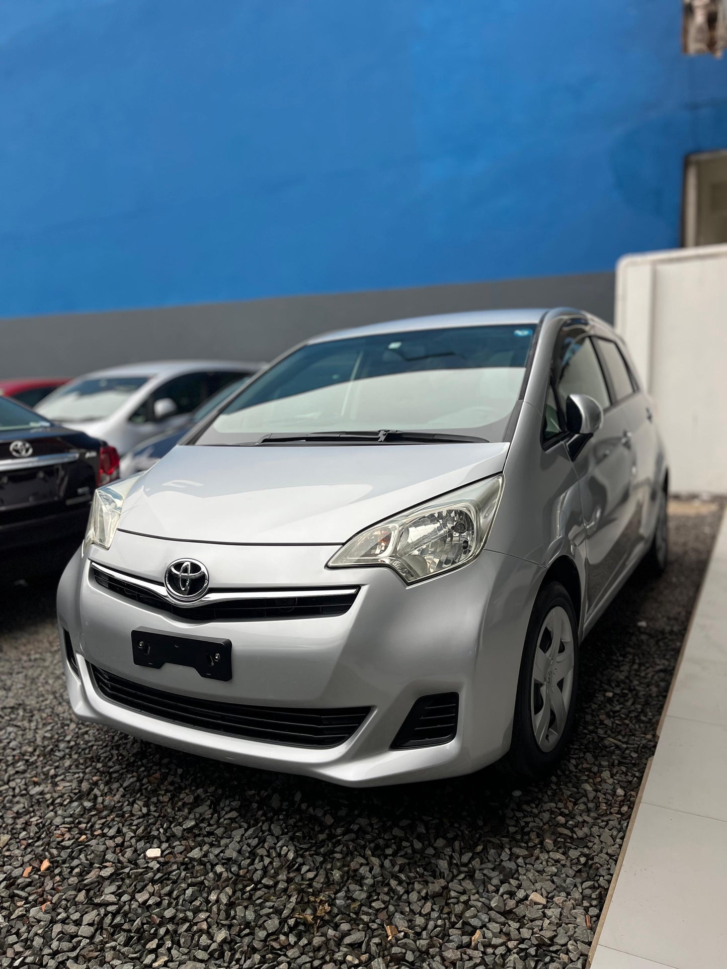 TOYOTA RACTIS 2011 RECIÉN IMPORTADO COLOR GRIS AUTOMÁTICO MOTOR 1500 NAFTERO