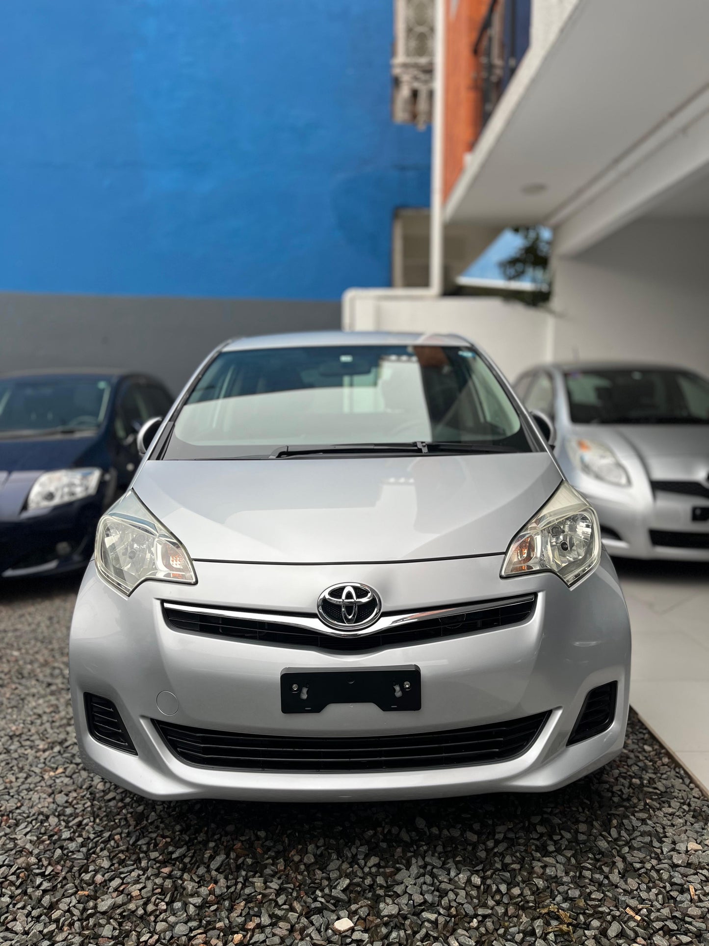 TOYOTA RACTIS 2011 RECIÉN IMPORTADO COLOR GRIS AUTOMÁTICO MOTOR 1500 NAFTERO