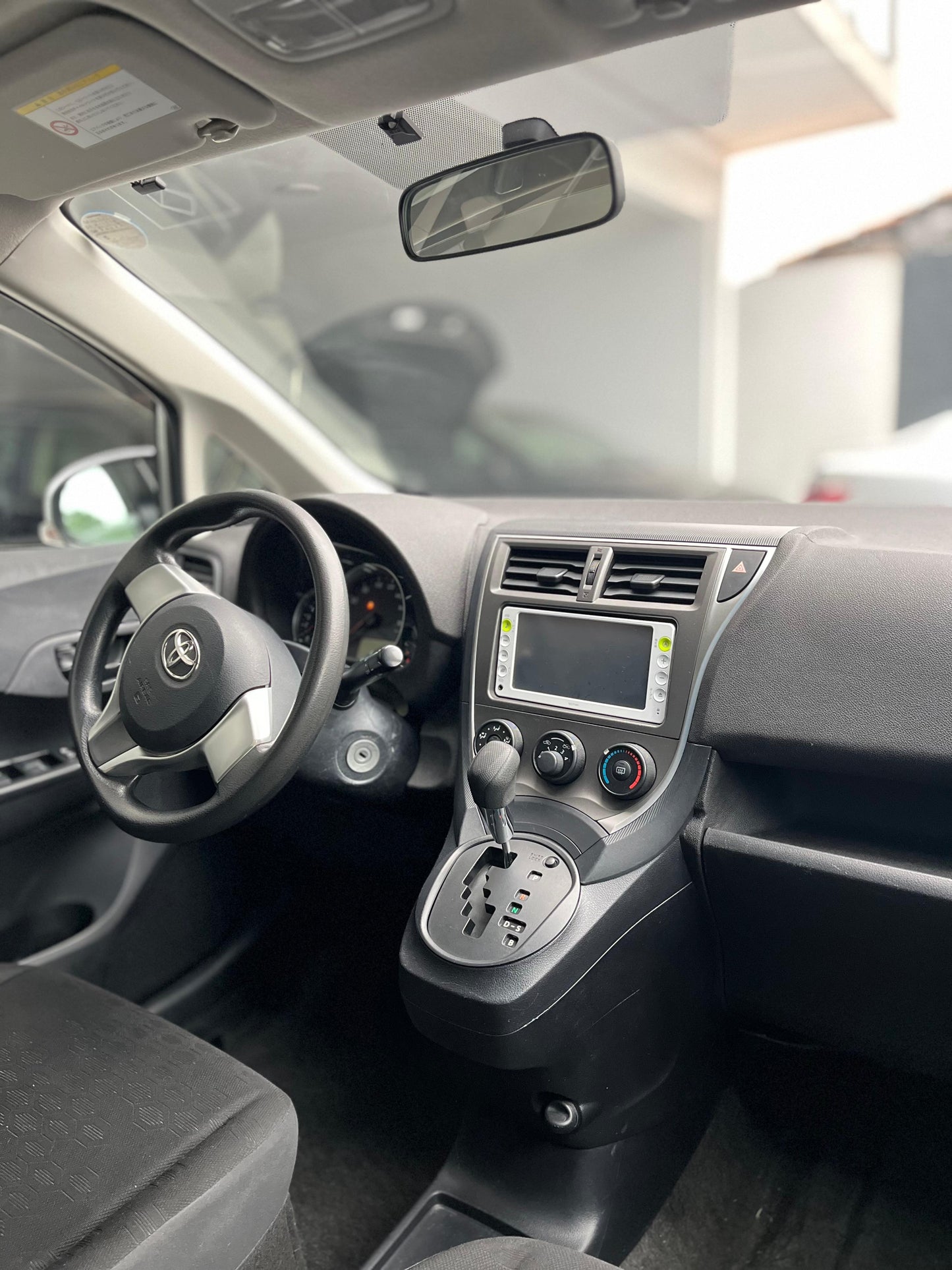 TOYOTA RACTIS 2011 RECIÉN IMPORTADO COLOR GRIS AUTOMÁTICO MOTOR 1500 NAFTERO
