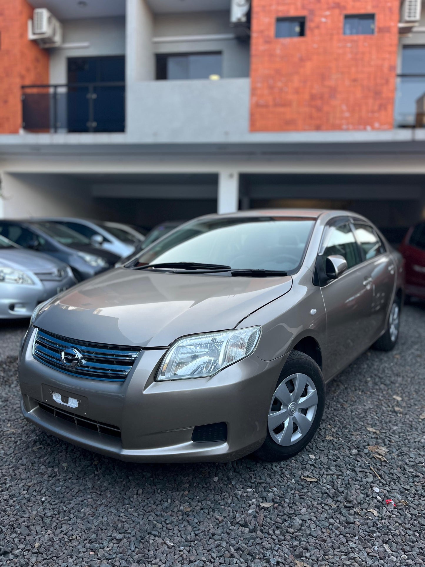TOYOTA AXIO 2008 RECIÉN IMPORTADO COLOR BEIGE AUTOMÁTICO MOTOR 1500 NAFTERO