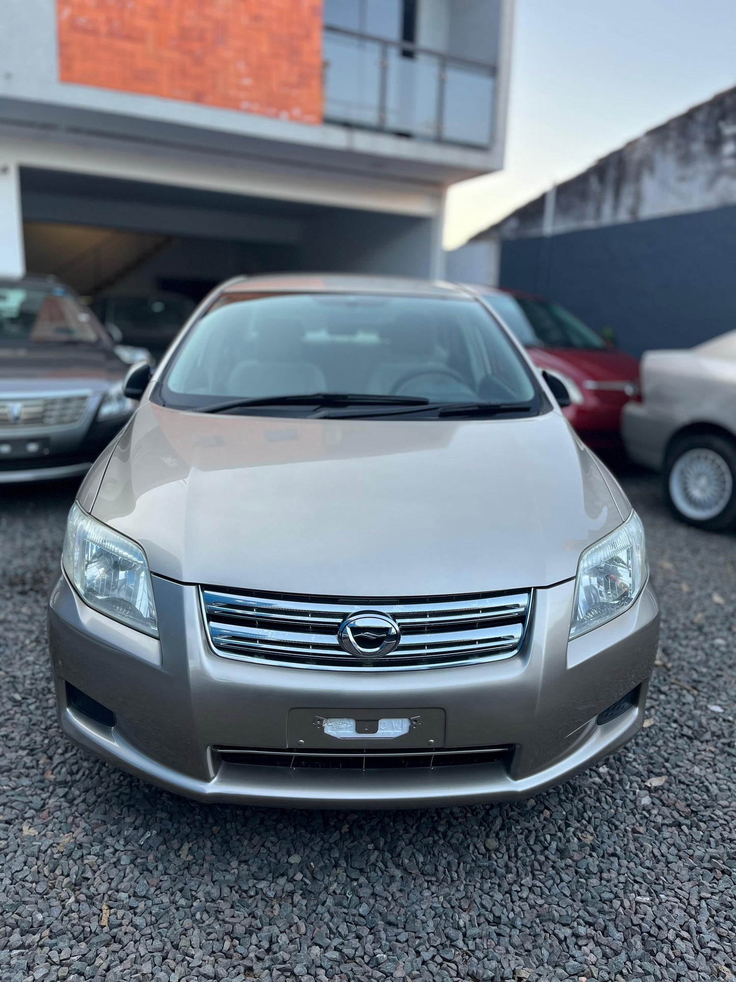 TOYOTA AXIO 2008 RECIÉN IMPORTADO COLOR BEIGE AUTOMÁTICO MOTOR 1500 NAFTERO