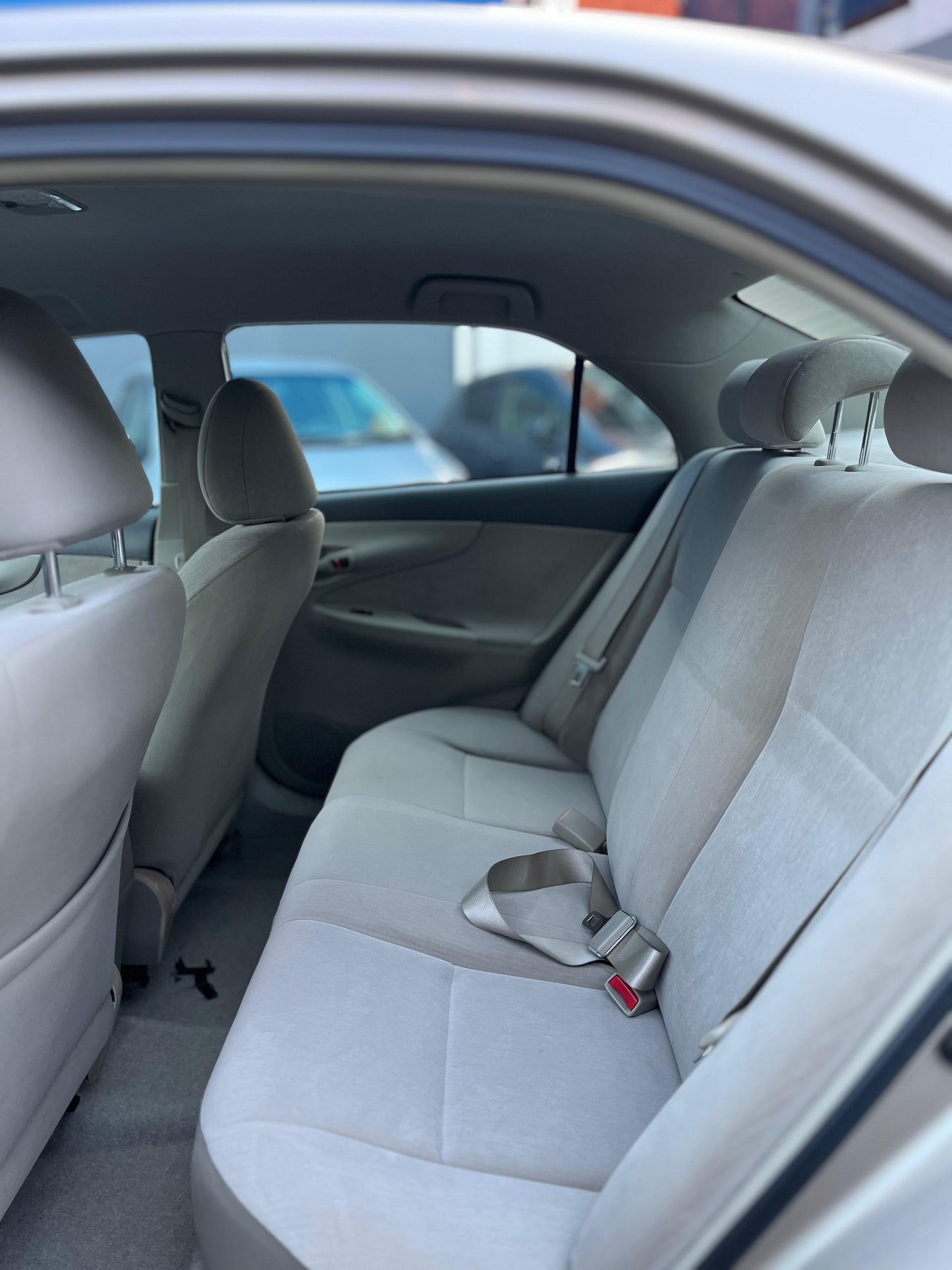 TOYOTA AXIO 2008 RECIÉN IMPORTADO COLOR BEIGE AUTOMÁTICO MOTOR 1500 NAFTERO