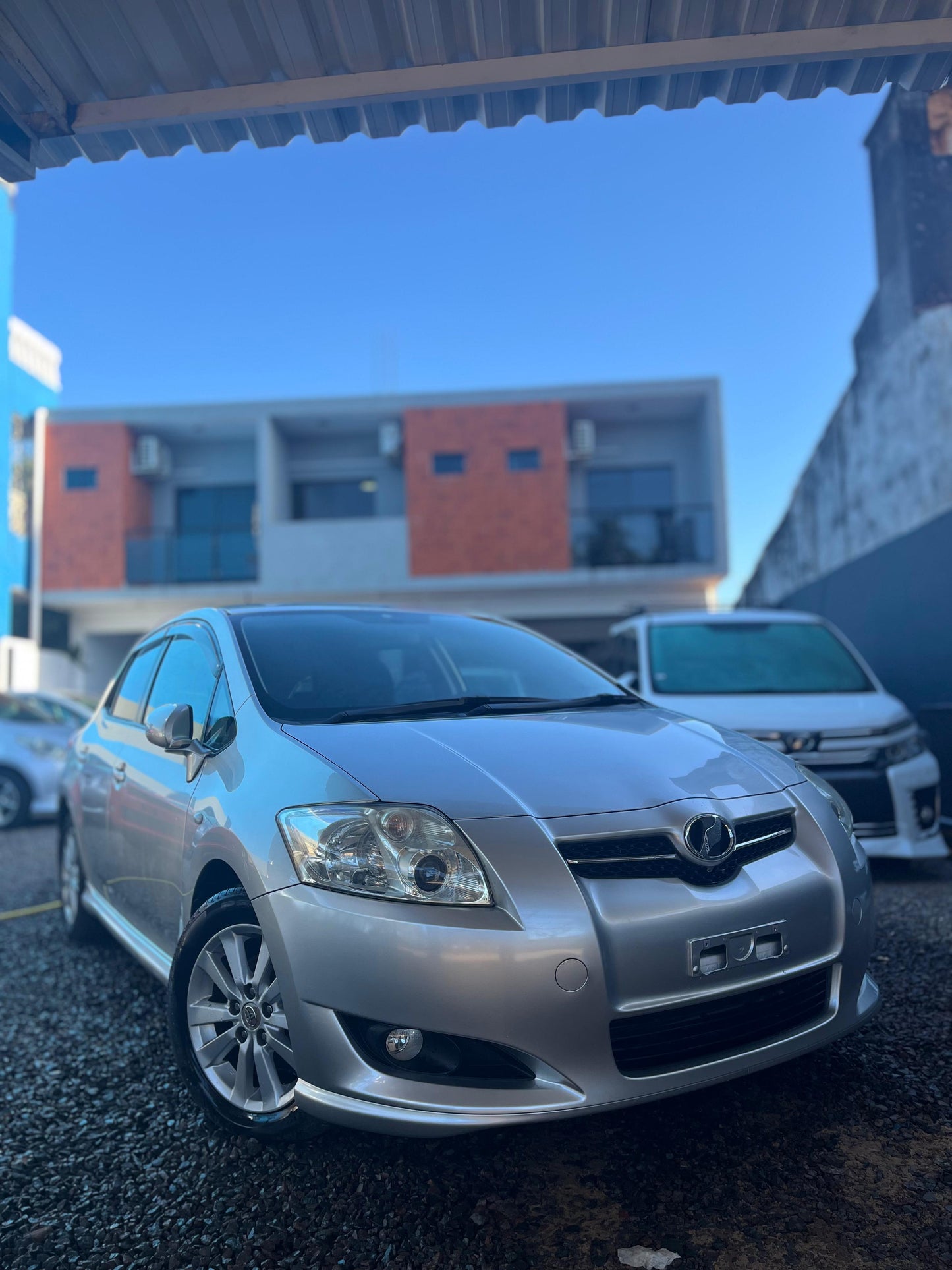 TOYORA AURIS 2008 RECIÉN IMPORTADO COLOR GRIS MOTOR 1500 NAFTERO