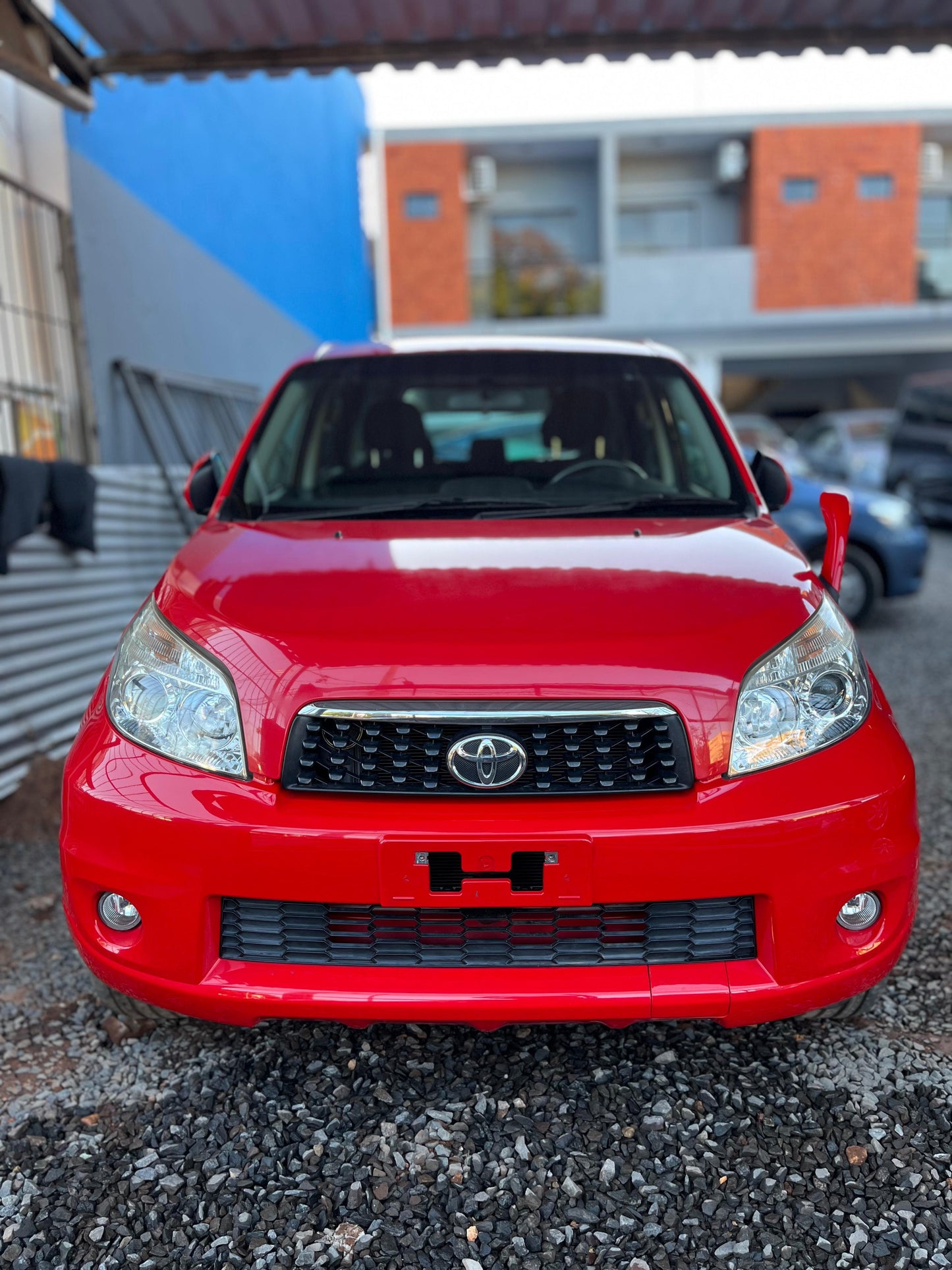 TOYOTA RUSH 2013 4X2 RECIÉN IMPORTADO COLOR ROJO MOTOR 1500 NAFTERO