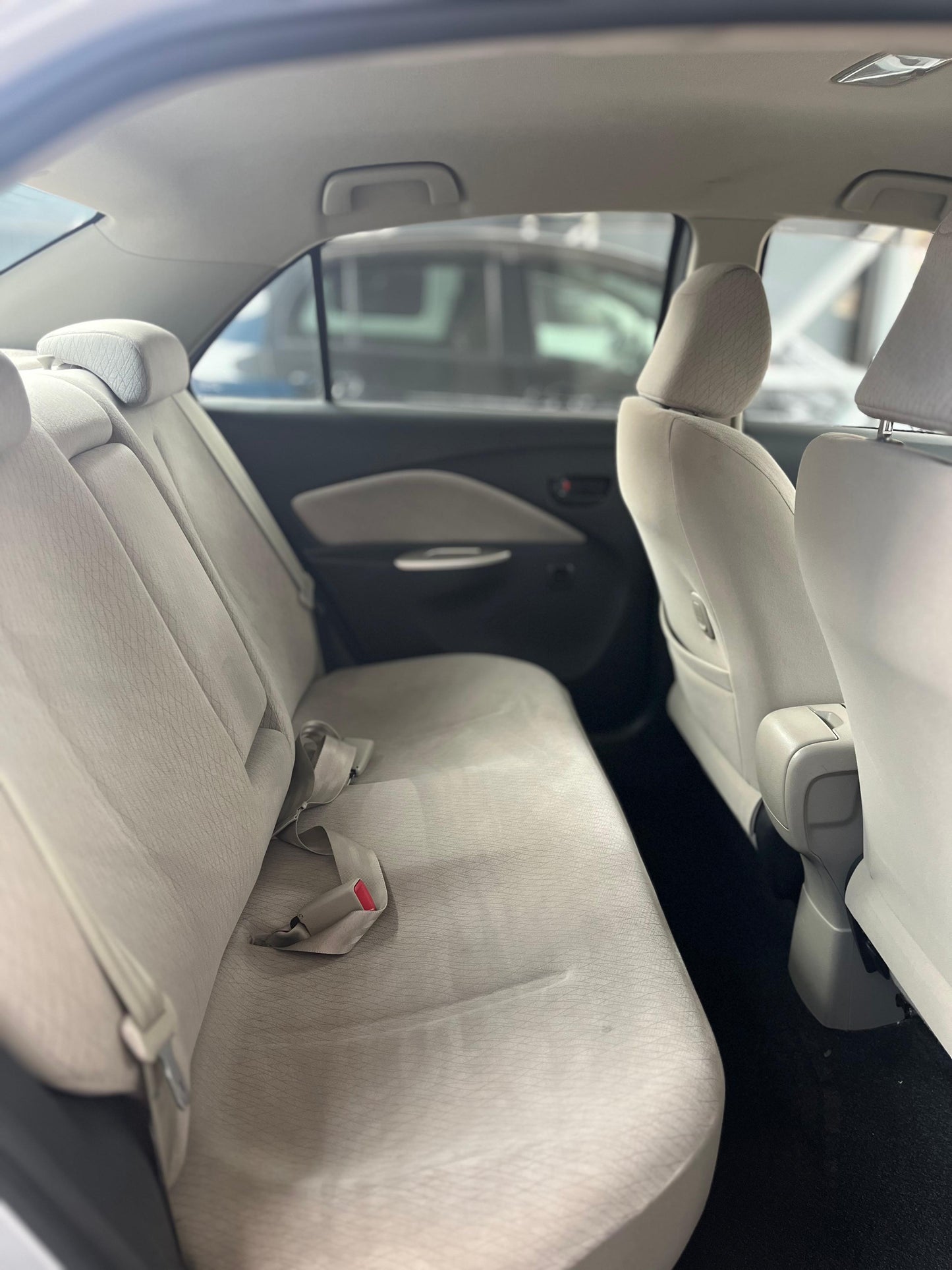 TOYOTA BELTA 2007 RECIÉN IMPORTADO COLOR GRIS AUTOMÁTICO MOTOR 1300 NAFTERO