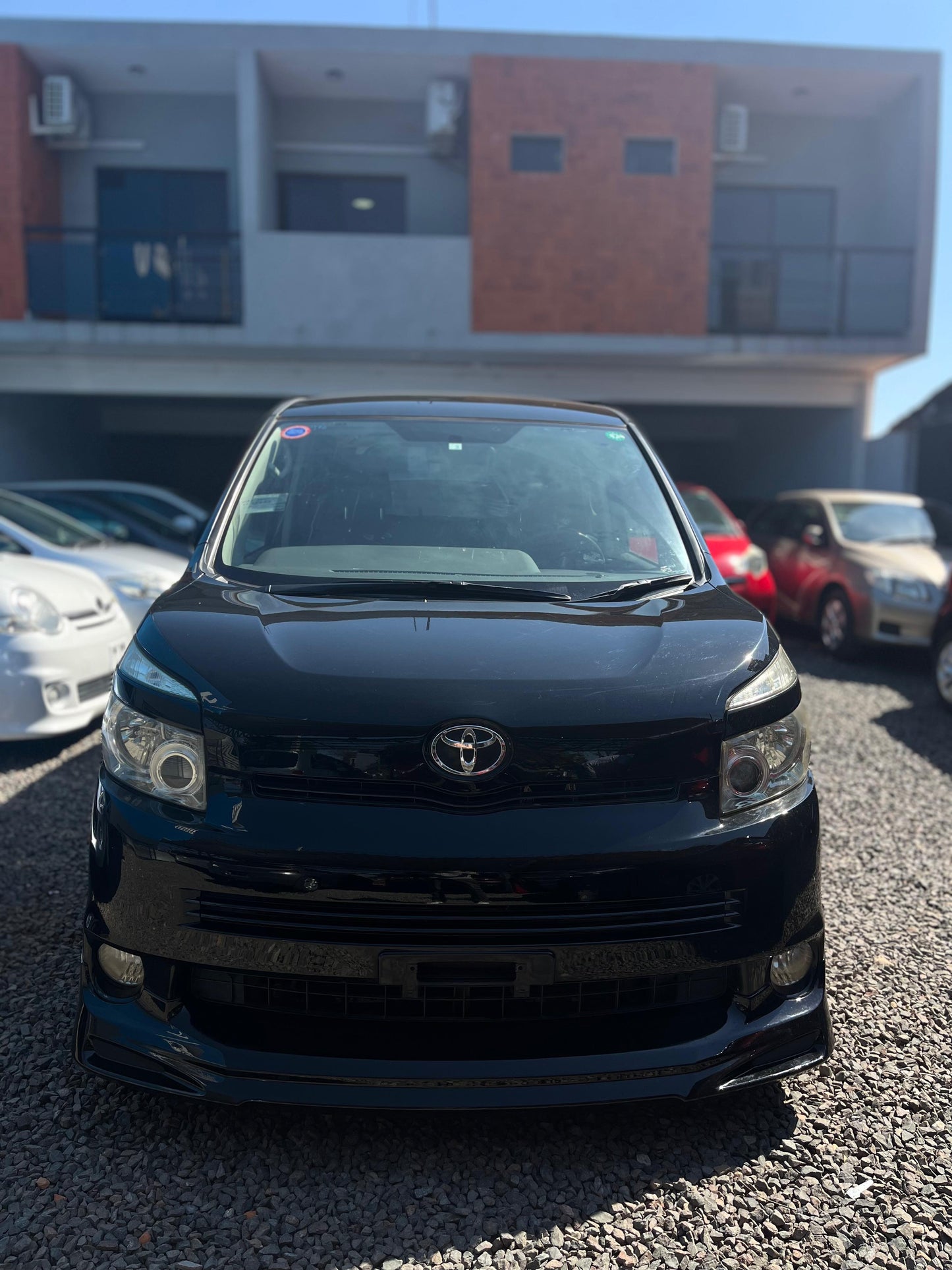 TOYOTA VOXY 2008 RECIÉN IMPORTADO COLOR NEGRO AUTOMÁTICO MOTOR 2000 NAFTERO