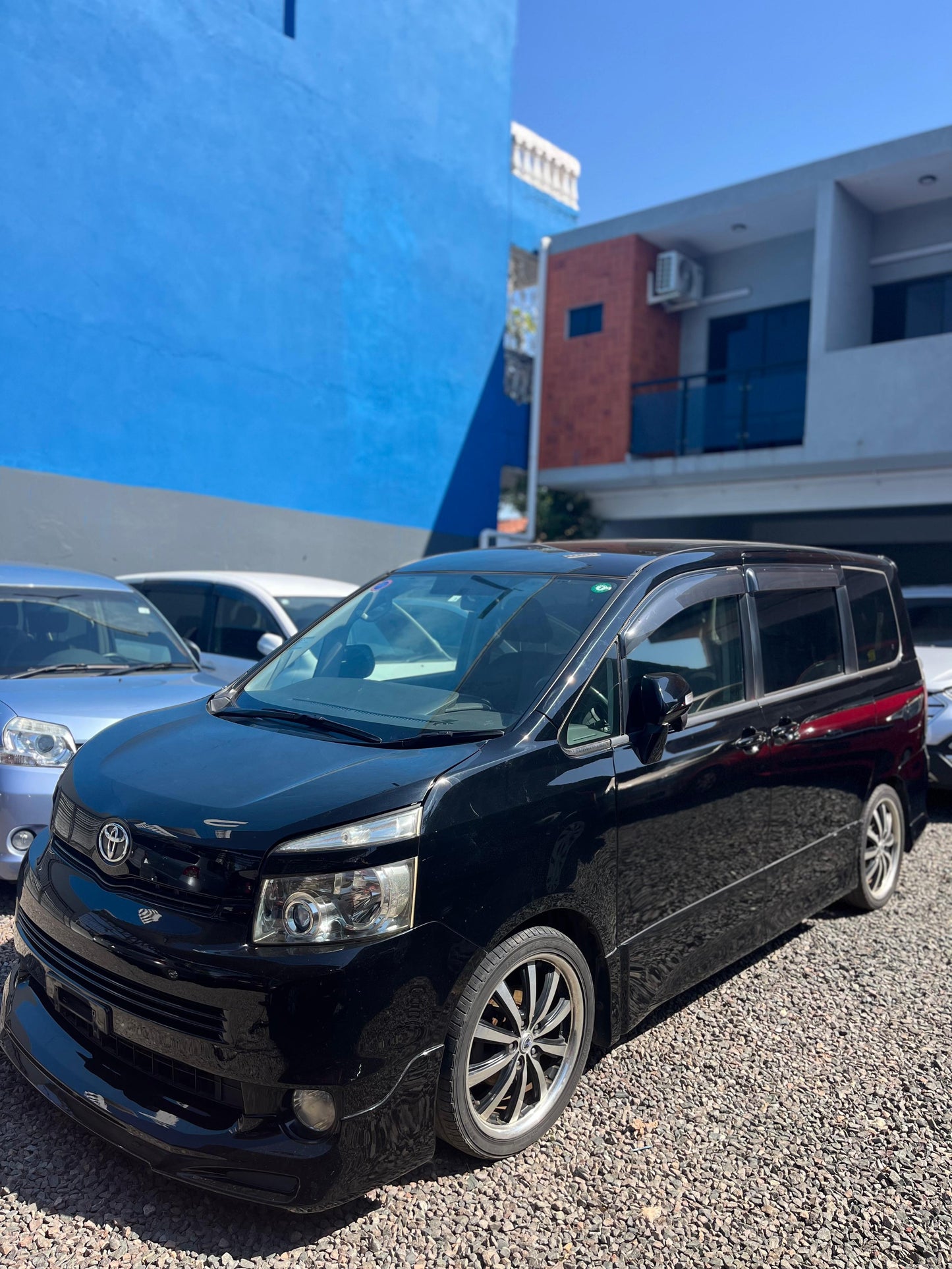 TOYOTA VOXY 2008 RECIÉN IMPORTADO COLOR NEGRO AUTOMÁTICO MOTOR 2000 NAFTERO