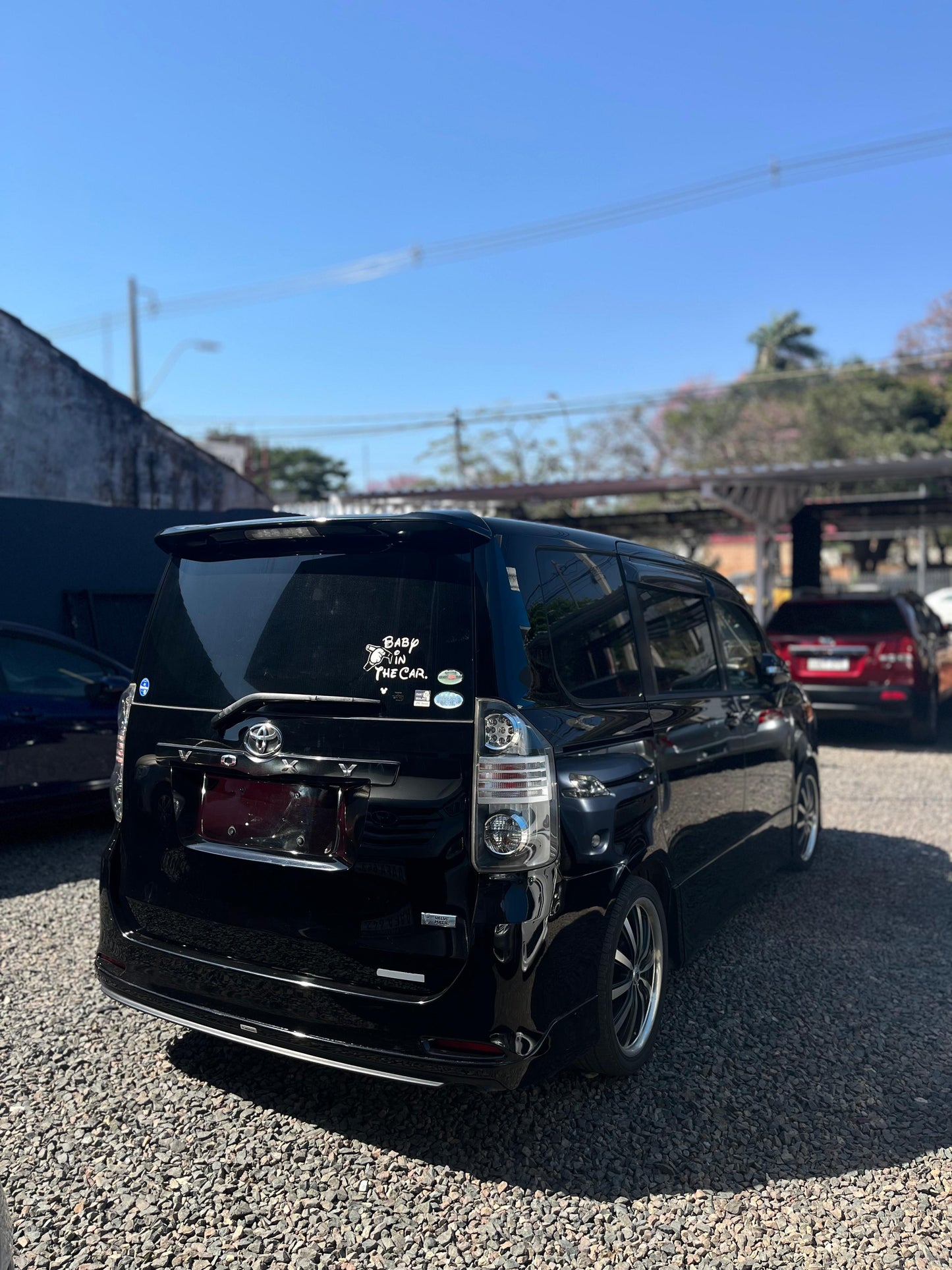 TOYOTA VOXY 2008 RECIÉN IMPORTADO COLOR NEGRO AUTOMÁTICO MOTOR 2000 NAFTERO