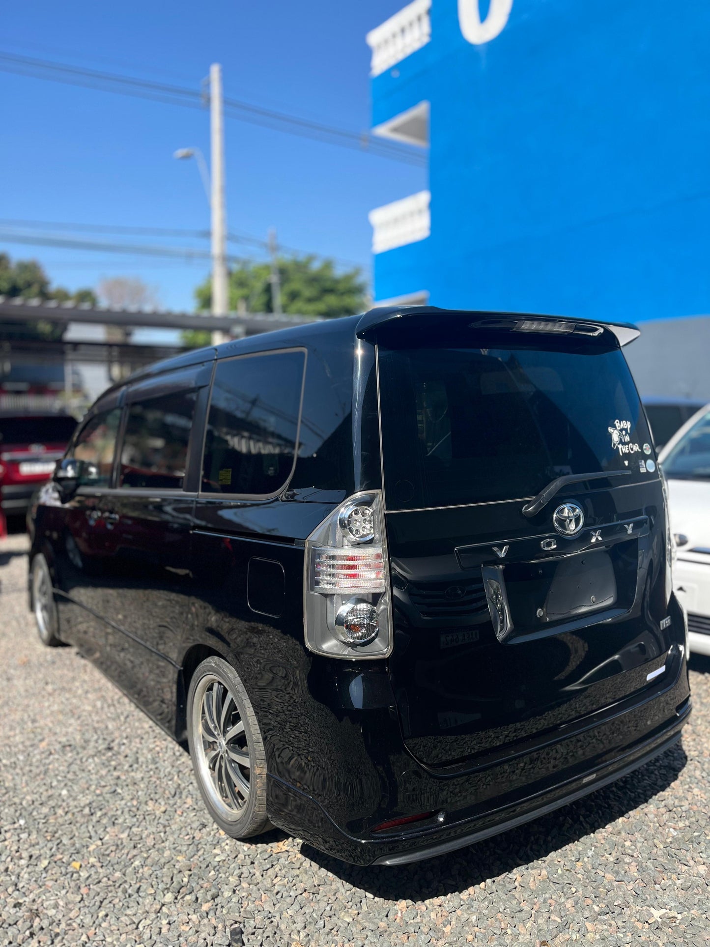 TOYOTA VOXY 2008 RECIÉN IMPORTADO COLOR NEGRO AUTOMÁTICO MOTOR 2000 NAFTERO