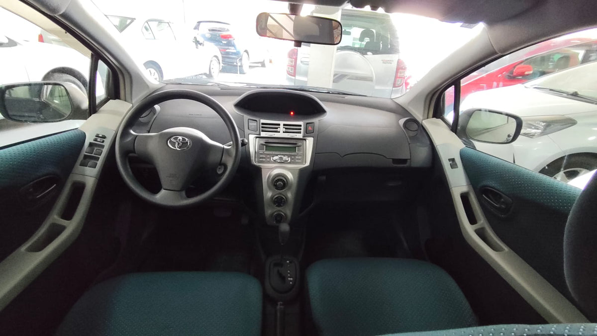 TOYOTA NEW VITZ 2007 AUTOMÁTICO RECIÉN IMPORTADO MOTOR 1300 NAFTERO