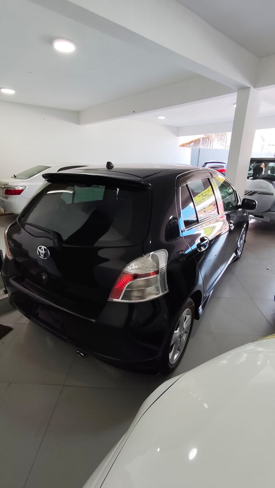 TOYOTA NEW VITZ 2007 AUTOMÁTICO RECIÉN IMPORTADO MOTOR 1300 NAFTERO